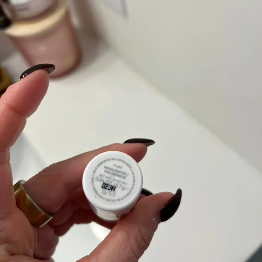Milk makeup cream highlighter
